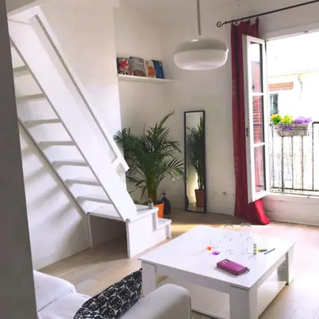 Warm Bright In 14th District Apartamento *